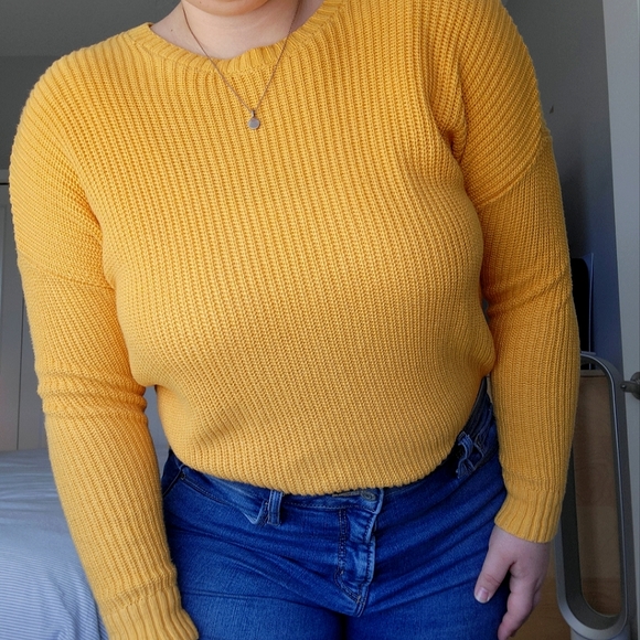 Hollister Knitted Crewneck - Picture 3 of 7